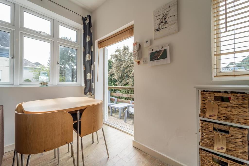 Apartment Sandbanks Ground Floor 2 Bed Apt, 3mins Walk Poole