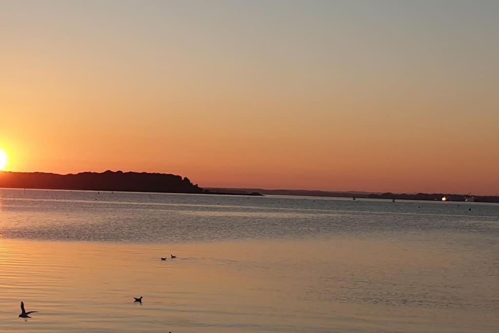 Sandbanks Ground Floor 2 Bed Apt, 3mins Walk Apartment